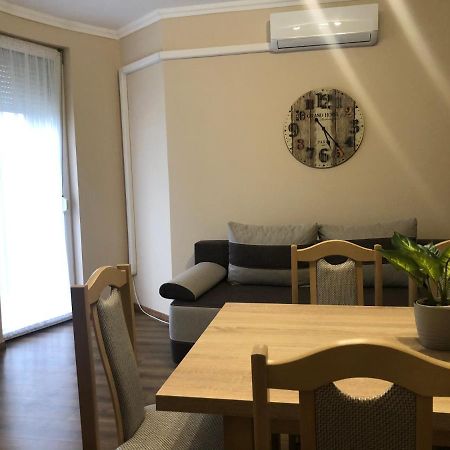 Hajdúszoboszló Alina Apartmanok מראה חיצוני תמונה