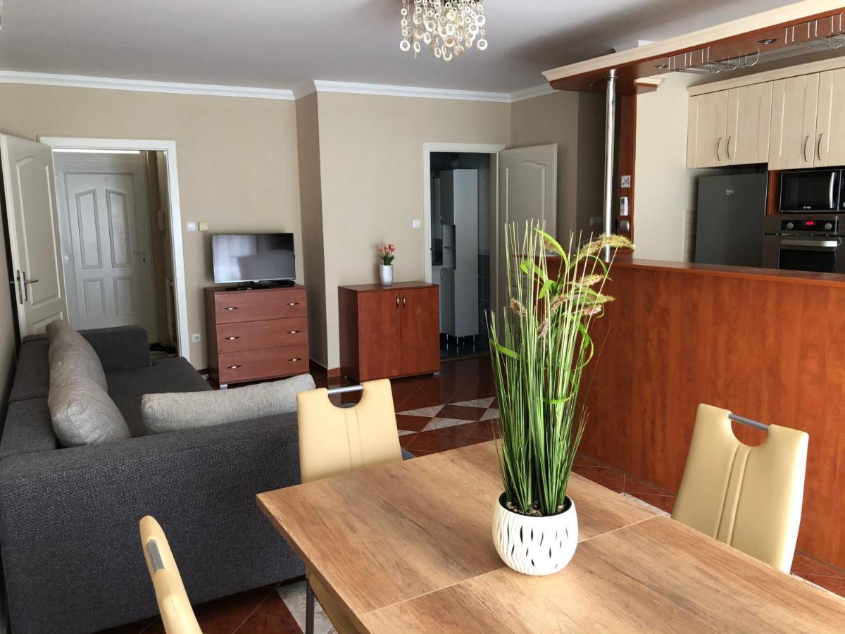 Hajdúszoboszló Alina Apartmanok מראה חיצוני תמונה