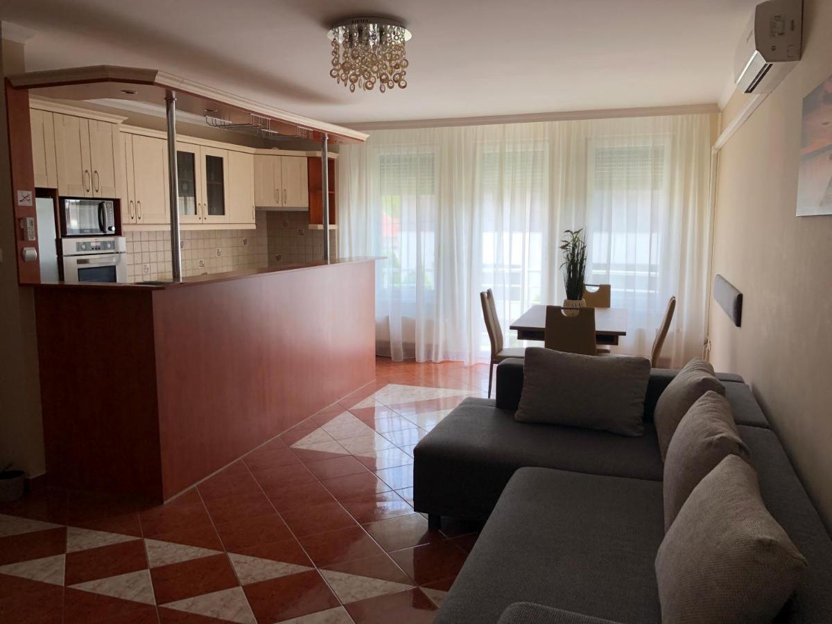 Hajdúszoboszló Alina Apartmanok מראה חיצוני תמונה