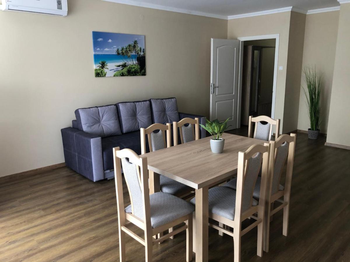 Hajdúszoboszló Alina Apartmanok מראה חיצוני תמונה