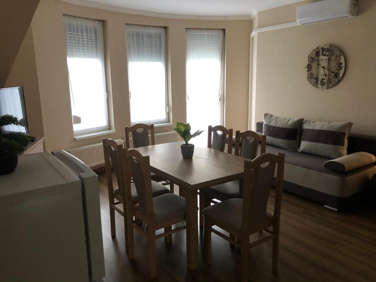 Hajdúszoboszló Alina Apartmanok מראה חיצוני תמונה