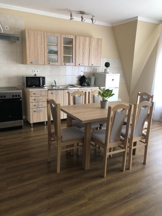 Hajdúszoboszló Alina Apartmanok מראה חיצוני תמונה