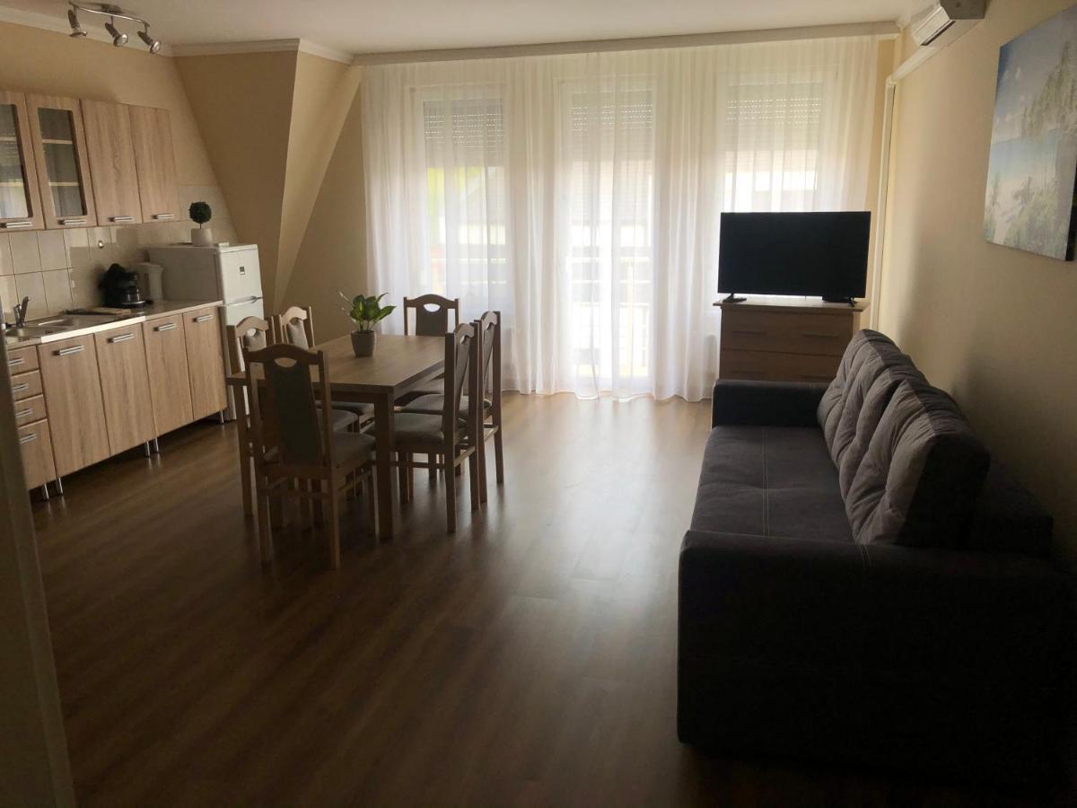 Hajdúszoboszló Alina Apartmanok מראה חיצוני תמונה
