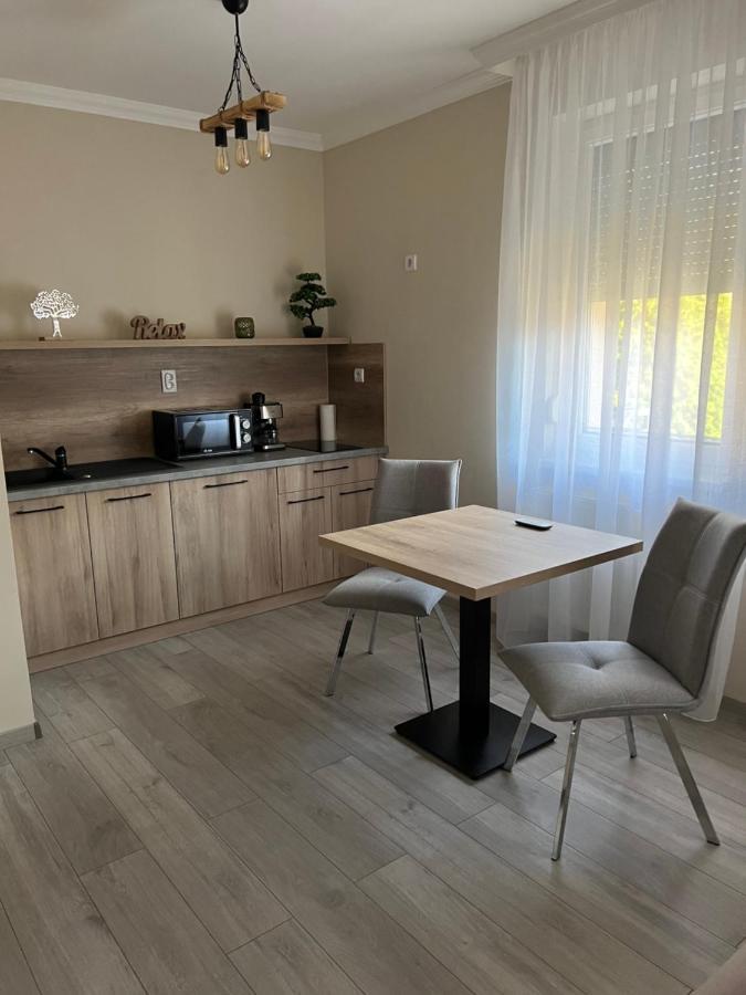 Hajdúszoboszló Alina Apartmanok מראה חיצוני תמונה