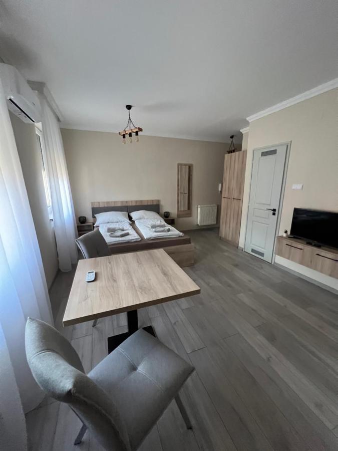 Hajdúszoboszló Alina Apartmanok מראה חיצוני תמונה