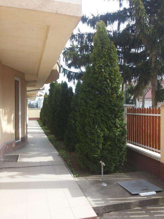 Hajdúszoboszló Alina Apartmanok מראה חיצוני תמונה